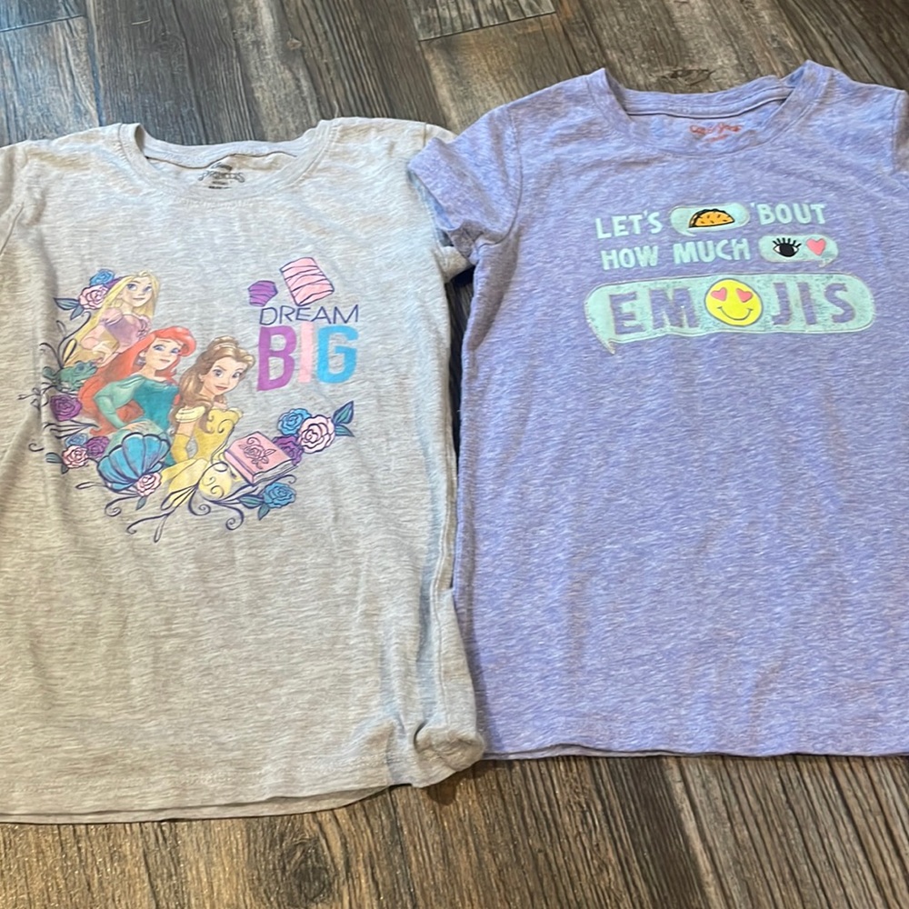 2 Girls Short Sleeve Shirts
